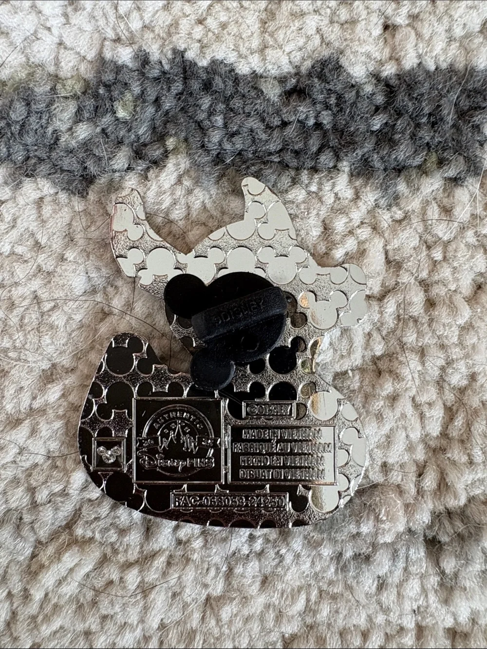 Ducks of Disney trading pin (Stitch) - Disney Parks item 🦆 (Brand New)